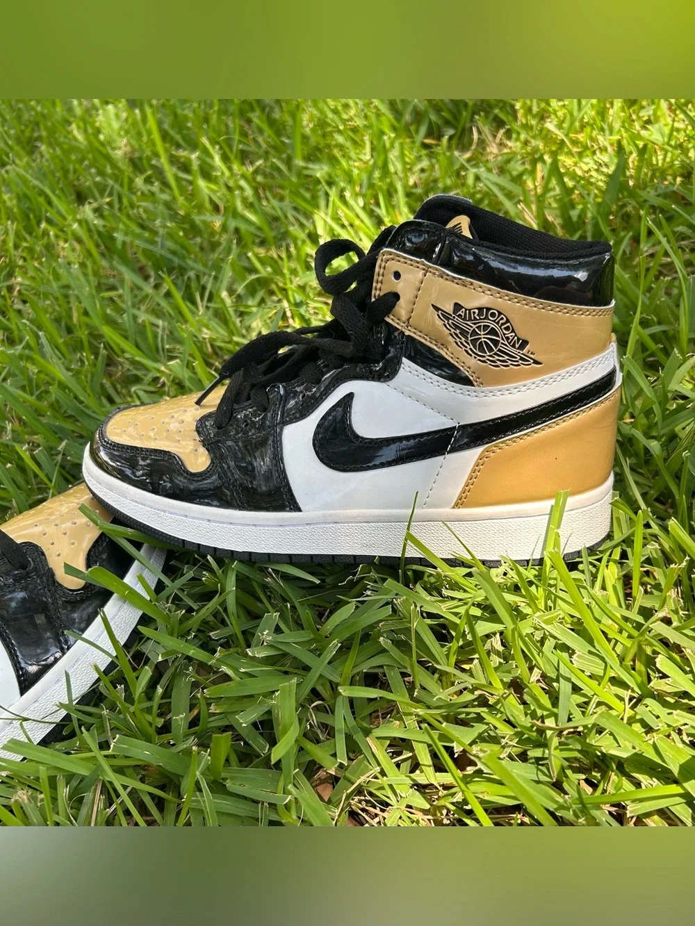 Air Jordan 1 Retro High 'Gold Toe'
